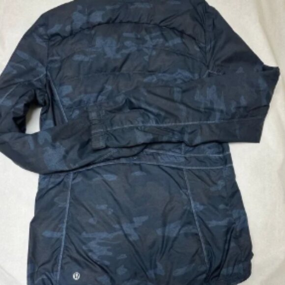 Lululemon Blue Camo Jacket 🦋 - Picture 4 of 7
